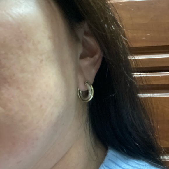 David Yurman crossover hoop earrings - good condition. - Picture 2 of 6